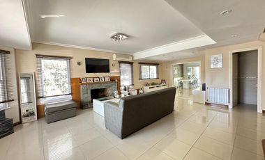 Venta Casa 6 Amb con pileta climatizada en Barrancas de Guido