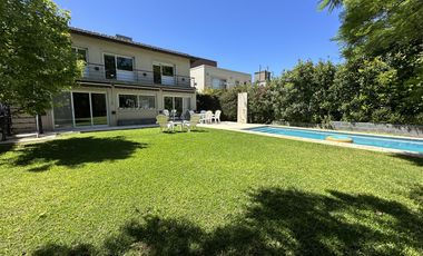 Venta Casa 6 Amb con pileta climatizada en Barrancas de Guido