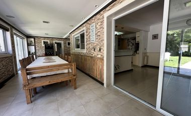 Venta Casa 6 Amb con pileta climatizada en Barrancas de Guido