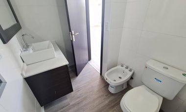 Semipisos de 2 ambientes en pozo