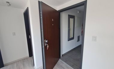 Semipisos de 2 ambientes en pozo