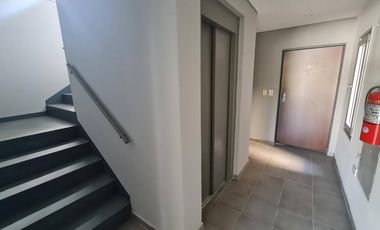 Semipisos de 2 ambientes en pozo