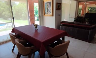 CASA EN COUNTRY LAS DELICIAS