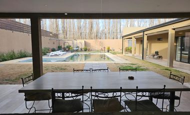 Casa Gerencial en Barrio Confluencia
