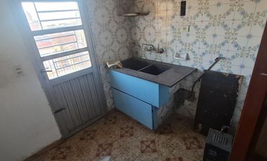 VENTA EN BLOQUE CASA MAS LOCALES EN QUILMES