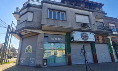 VENTA EN BLOQUE CASA MAS LOCALES EN QUILMES
