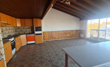 VENTA EN BLOQUE CASA MAS LOCALES EN QUILMES
