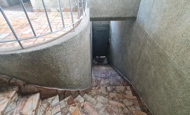 VENTA EN BLOQUE CASA MAS LOCALES EN QUILMES