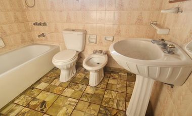 VENTA EN BLOQUE CASA MAS LOCALES EN QUILMES
