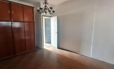 VENTA EN BLOQUE CASA MAS LOCALES EN QUILMES
