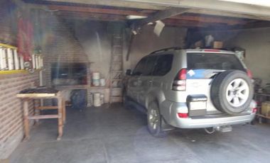 Casa con local, oficinas y terreno venta centro Neuquén