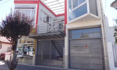 Casa con local, oficinas y terreno venta centro Neuquén