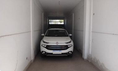 Casa con local, oficinas y terreno venta centro Neuquén
