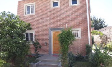 Casa con local, oficinas y terreno venta centro Neuquén