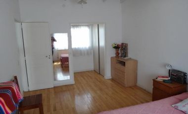 Casa con local, oficinas y terreno venta centro Neuquén
