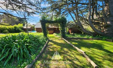 Casa 3 amb con Pileta y Quincho (840 m2 de lote) en Bruno e/ Olga y Ofelia - Sierra de los Padres