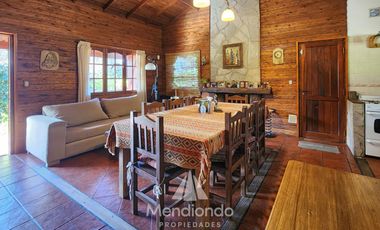 Casa 3 amb con Pileta y Quincho (840 m2 de lote) en Bruno e/ Olga y Ofelia - Sierra de los Padres