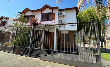 Departamento en  venta de 3 ambientes con cochera