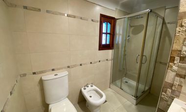 Departamento en  venta de 3 ambientes con cochera