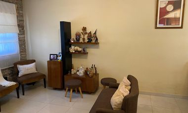 Departamento en  venta de 3 ambientes con cochera