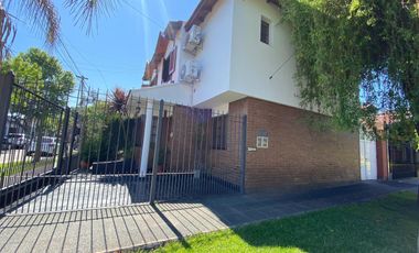 Departamento en  venta de 3 ambientes con cochera