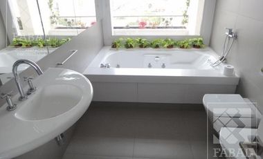 Departamento venta Centro Neuquén, 1 dormitorio, 2 baños, parrilla, terraza y cochera