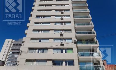 Departamento venta Centro Neuquén, 1 dormitorio, 2 baños, parrilla, terraza y cochera
