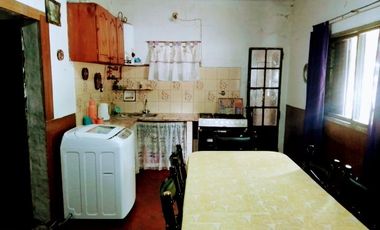 Casa en venta - 3 Dormitorios 1 Baño - 900Mts2 - Lisandro Olmos, La Plata