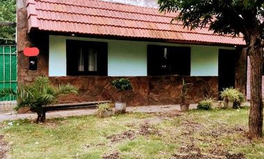 Casa en venta - 3 Dormitorios 1 Baño - 900Mts2 - Lisandro Olmos, La Plata