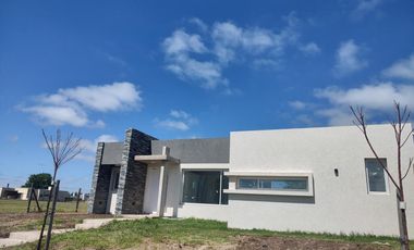 Casa en venta a estrenar en Barrio Privado Monet