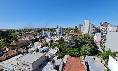 Departamento 4 ambientes con cochera  - Quilmes Centro