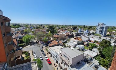 Departamento 4 ambientes con cochera  - Quilmes Centro