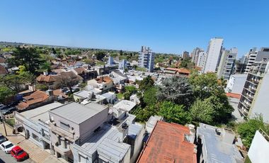 Departamento 4 ambientes con cochera  - Quilmes Centro