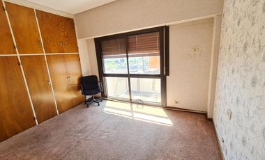 Departamento 4 ambientes con cochera  - Quilmes Centro