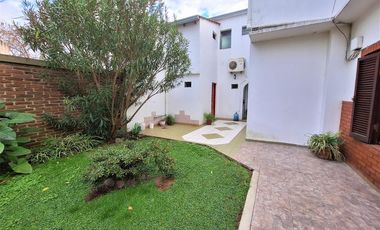 Casa en venta en Berisso. Consultorios. Oficinas