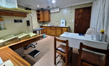 Casa en venta en Berisso. Consultorios. Oficinas