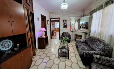 Casa en venta en Berisso. Consultorios. Oficinas