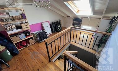 Casa venta La Comarca, Centenario, 3/4 dormitorios, 3 baños, cochera y jardín con pileta