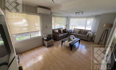 Casa venta La Comarca, Centenario, 3/4 dormitorios, 3 baños, cochera y jardín con pileta