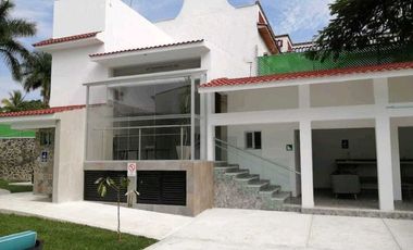 🟢700 m² Burgos, Casa al Sur de Cuernavaca En Fraccionamiento .