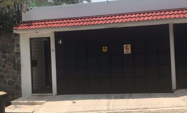 🟢700 m² Burgos, Casa al Sur de Cuernavaca En Fraccionamiento .