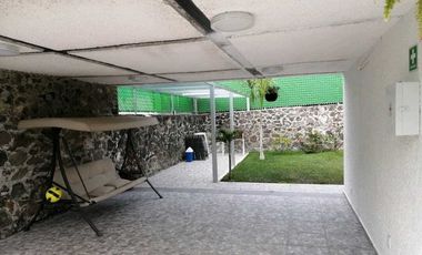 🟢700 m² Burgos, Casa al Sur de Cuernavaca En Fraccionamiento .