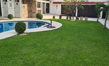 🟢700 m² Burgos, Casa al Sur de Cuernavaca En Fraccionamiento .