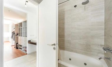 Casa en  venta de 4 dormitorios en Barrio privado