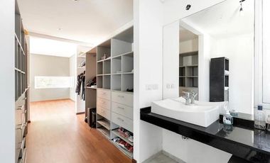 Casa en  venta de 4 dormitorios en Barrio privado