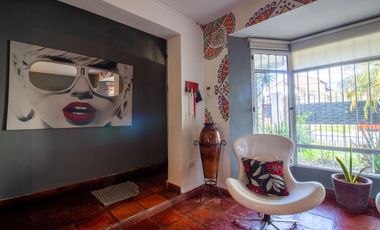Casa 6 dormitorios con fondo y pileta en Quilmes