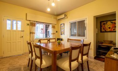 Casa 6 dormitorios con fondo y pileta en Quilmes