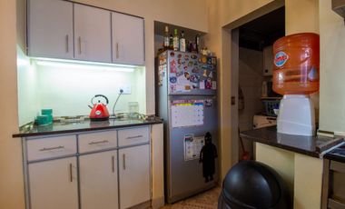 Casa 6 dormitorios con fondo y pileta en Quilmes