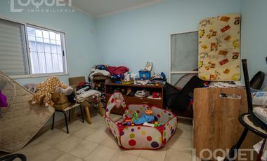 Departamento, galpón y local comercial en zona comercial