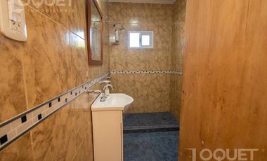 Departamento, galpón y local comercial en zona comercial